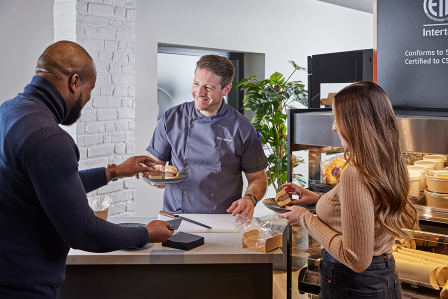 Head of Culinary, Billy Eatenton demonstrating how hot food is maintained at just-cooked quality, temperature and appearance with Flexeserve's unique equipment and expertise